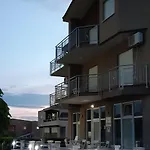 Aurora 3*