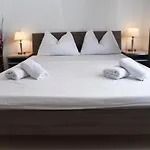 Aurora 3*