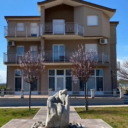 Aurora Hotel 3*